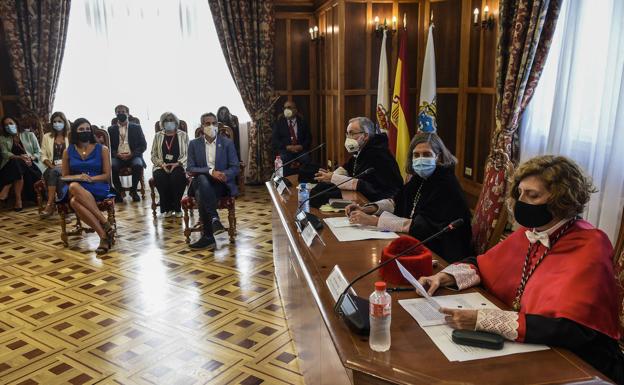 «Las universidades deben saber alejarse de un debate político con minúsculas»