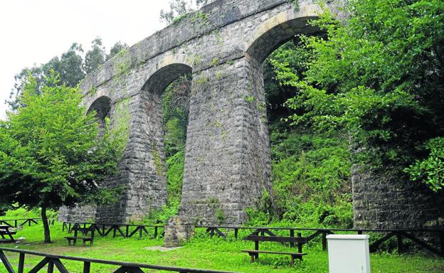 Protección para el antiguo acueducto de Santiurde de Toranzo a Santander