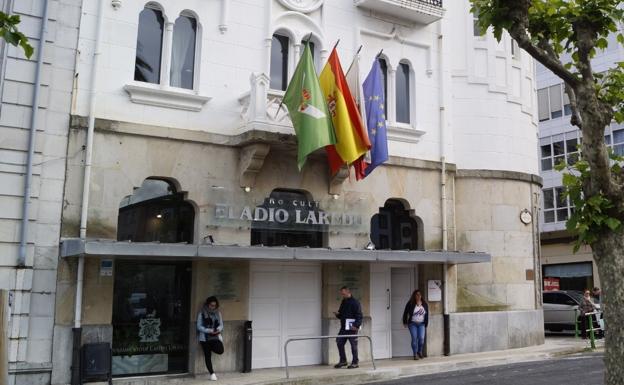 Castro pide al Gobierno de Cantabria recuperar los miradores del Edificio Royal