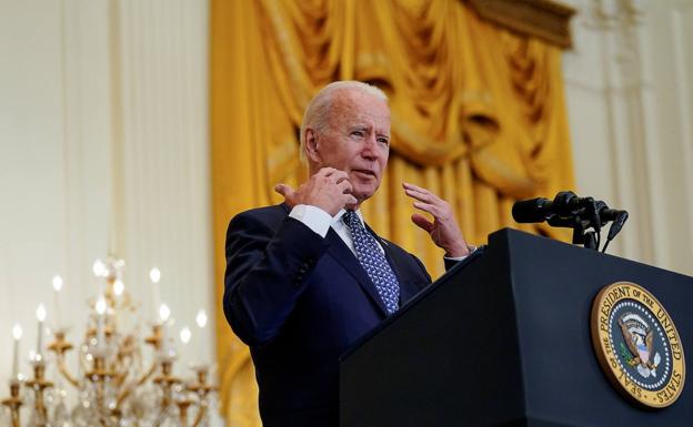 El plan de infraestructuras de Biden se topa con un demócrata díscolo