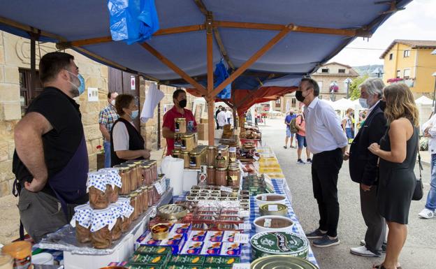 Blanco defiende en Valderredible la promoción de los alimentos de Cantabria para dinamizar el medio rural