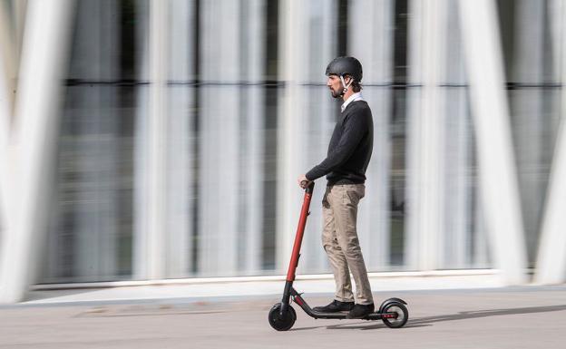 Los conductores de patinete estarán obligados a llevar casco