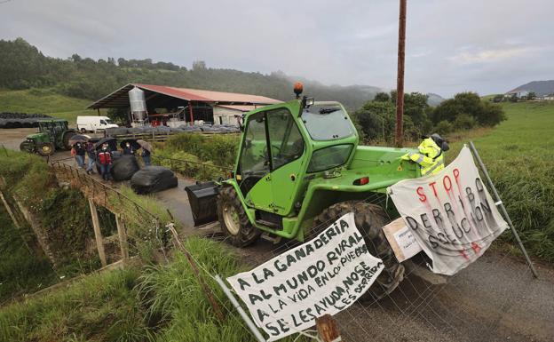 El polémico puente de Serdio será demolido el lunes por la noche