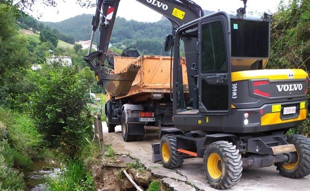 Comienza la reparación del talud del río Sabiote, en Ontón