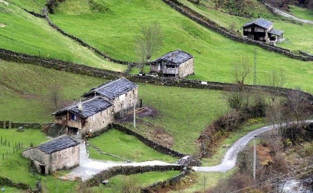 Vega de Pas tendrá área de autocaravanas y otras dos vías ferratas