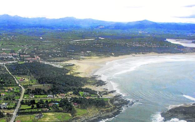 Una empresa madrileña proyecta en Loredo el mayor complejo de golf del norte del país