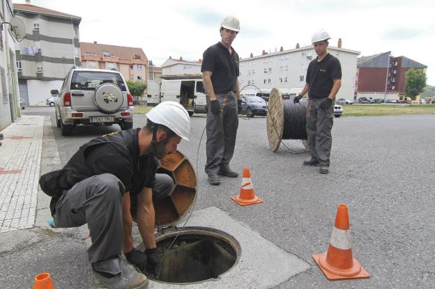 Telefónica llega a un acuerdo con Adamo para utilizar su red y ofrecer fibra en las zonas rurales