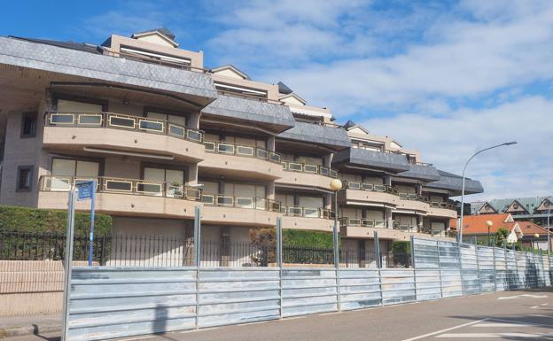 El TSJC investiga si 16 viviendas del Tenis serán inhabitables tras el derribo parcial