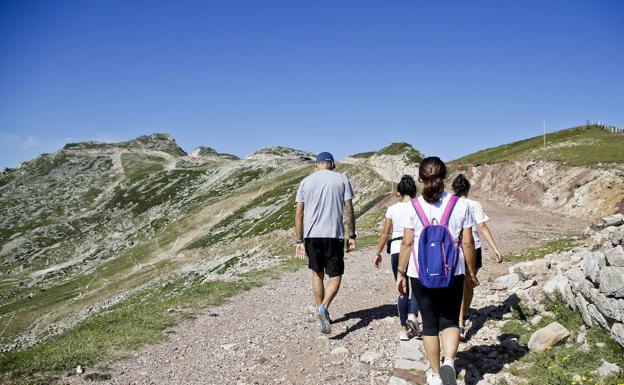 Alto Campoo busca voluntarios para recoger la basura que se genera en el entorno de la estación de esquí