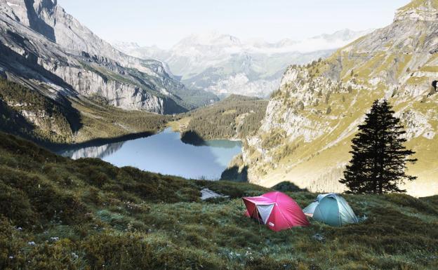 Cómo elegir una tienda de campaña para acampar en la montaña