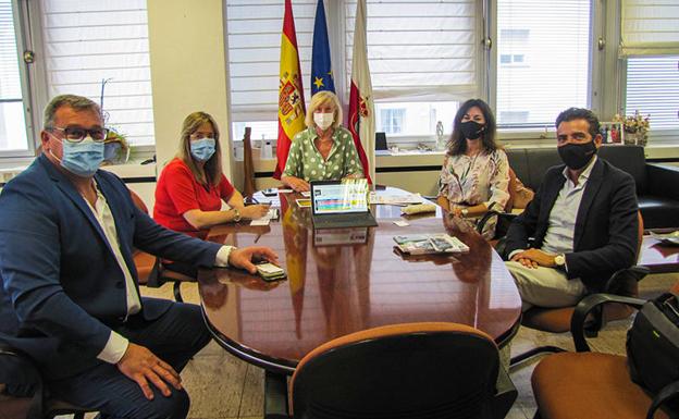 Educación y Orange proyectan instalar unas aulas sobre nuevas tecnologías para profesores y alumnos de FP