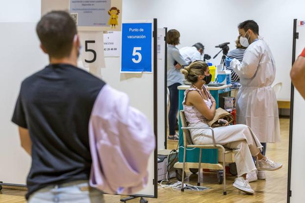 Sanidad desplegará la próxima semana en Cantabria doce puntos de vacunación sin cita previa