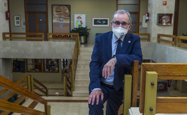 «La docencia totalmente presencial volverá al alcanzar el 90% de alumnos vacunados»