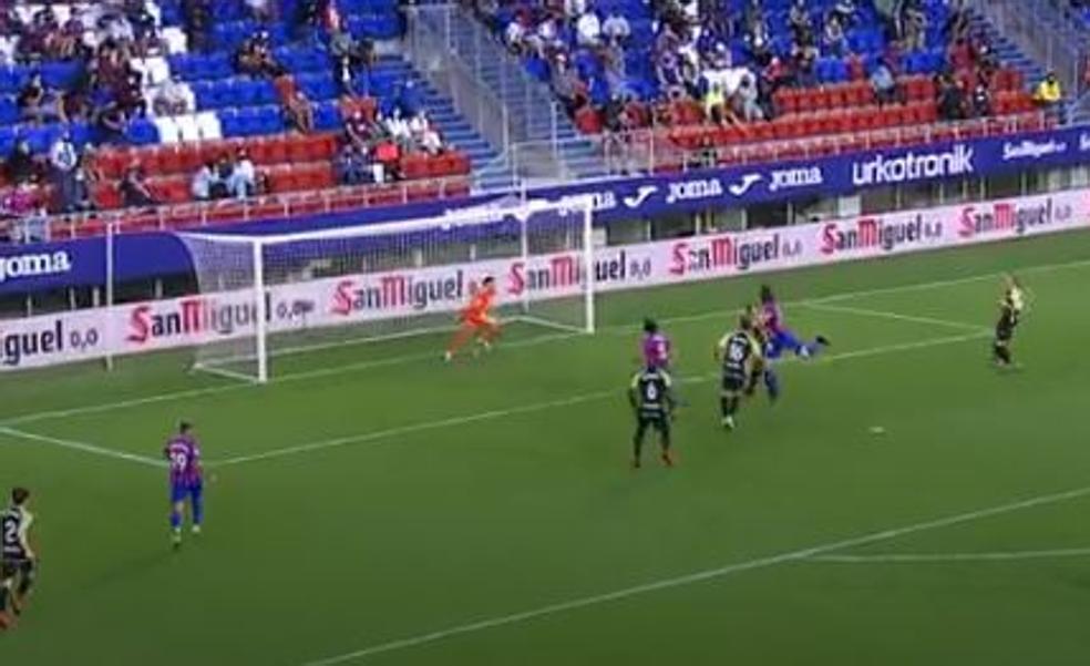 Vídeo: El Eibar se lleva un duelo loco ante el Sporting