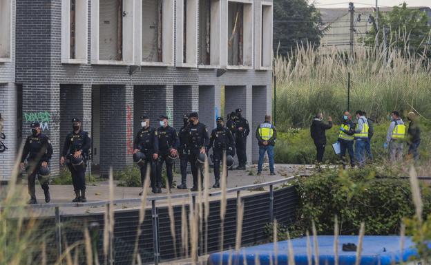 La Fiscalía dice que 40 inmigrantes ocupan el edificio abandonado de Nueva Montaña