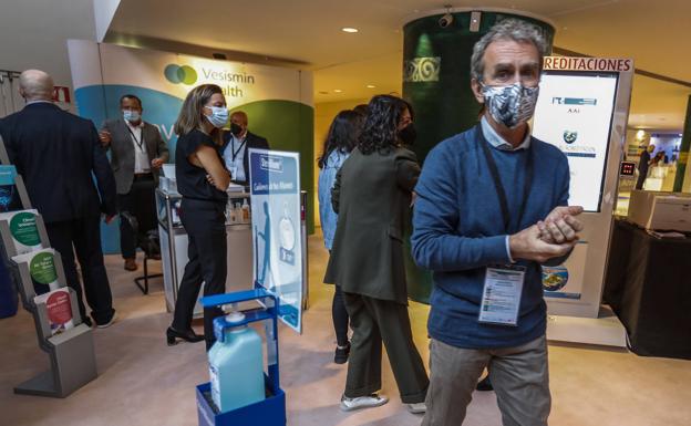 Fernando Simón aboga en Santander por «empezar a normalizar el coronavirus en la sociedad»