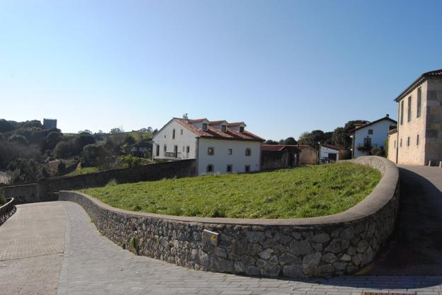 Arnuero licitará en breve el proyecto para crear una plaza en el casco histórico de Isla