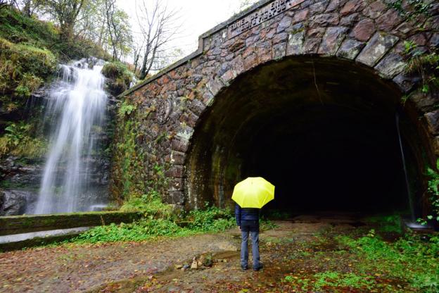 Proyecciones dentro del túnel y un albergue de 60 plazas, en el plan turístico de La Engaña