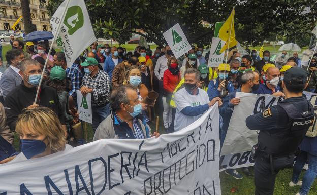 Blanco llama al Parlamento a «mantener la unidad política» frente al problema del lobo