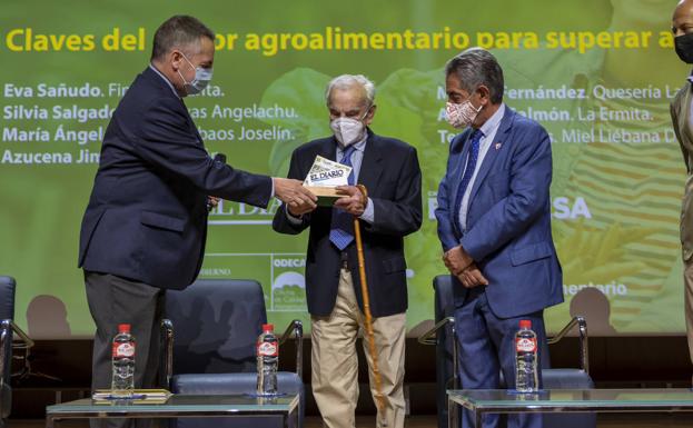 El mundo agrario rinde homenaje al periodista de El Diario Montañés Jesús Pérez del Río