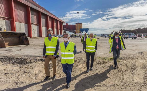 Arranca la terminal de fertilizantes en el Puerto que «consolidará» su tráfico y «reducirá» emisiones