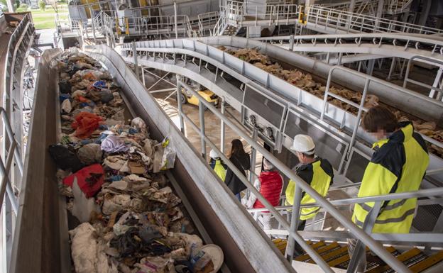 Un informe del Gobierno ve responsables de los sobresueldos a los gestores de MARE