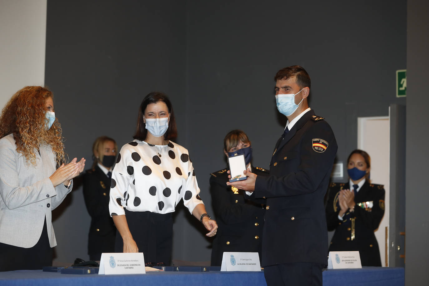 La Policía Nacional entrega 29 Cruces al Mérito Policial a agentes y representantes de la sociedad civil