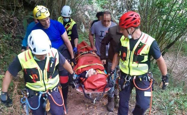 Rescatado un niño de 12 años que se cayó cuando hacía barranquismo en Peñarrubia