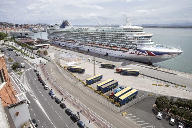 Dos cruceros de lujo llegarán a Santander con mil pasajeros