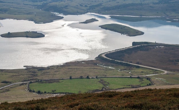 San Miguel de Aguayo solicitará ser zona de exclusión eólica