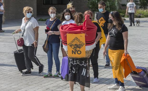 La Plataforma en Defensa de los Valles Pasiegos presenta alegaciones al parque eólico El Acebo