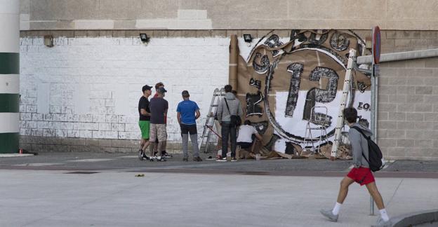 El plante del Racing quedará tatuado en la piel de los Campos de Sport