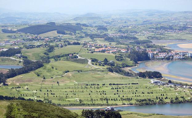 Las juntas vecinales de Liencres, Boo y Mortera recuperan los macizos de la Picota y el Tolío