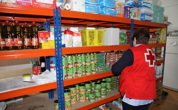 Cruz Roja reparte más de 171.000 kilos de alimentos a 5.500 personas en Cantabria