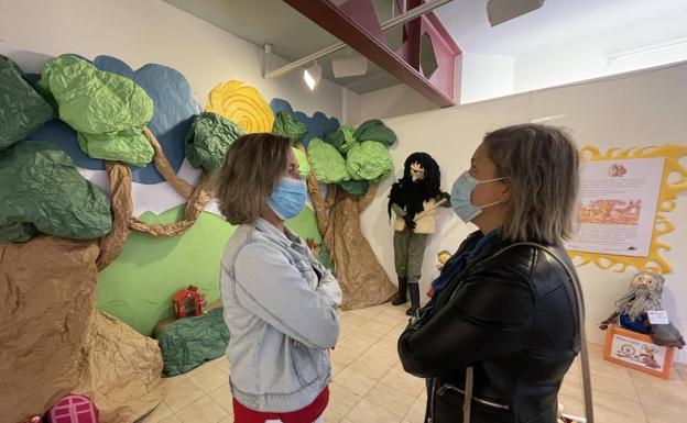 'El Bosque de los sueños', un paseo por los cuentos clásicos en la Biblioteca Miguel Artigas