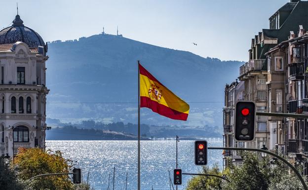 El Ayuntamiento de Santander invitó al izado a todos los consejeros y directores generales