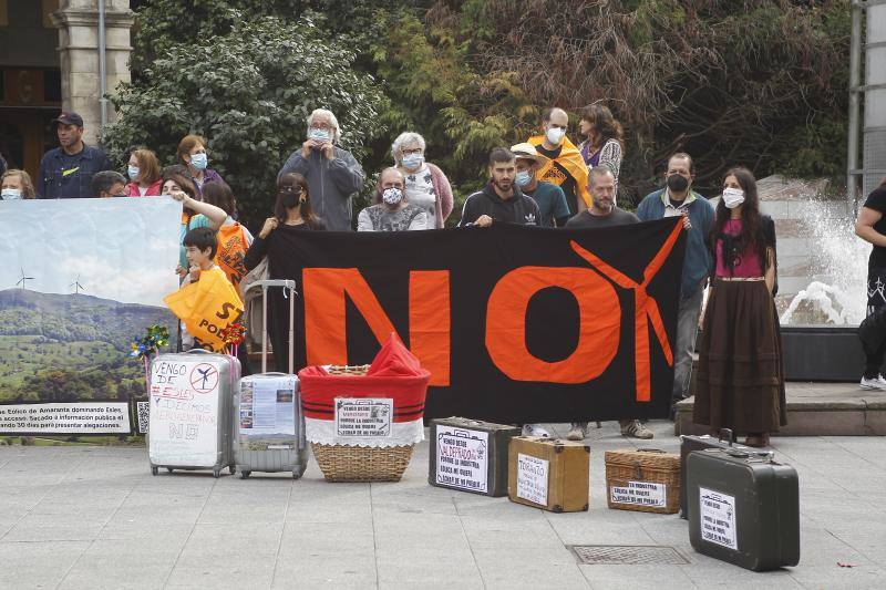 Concentración y manifestación contra los eólicos