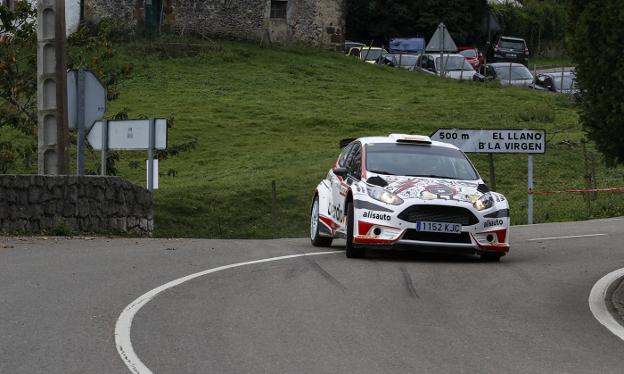 Dani Peña acecha el título regional