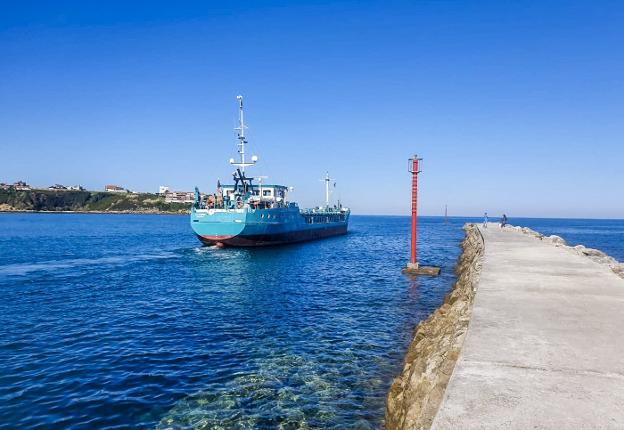 La inoperatividad del puerto de Requejada queda en entredicho tras la estancia de la Naumón