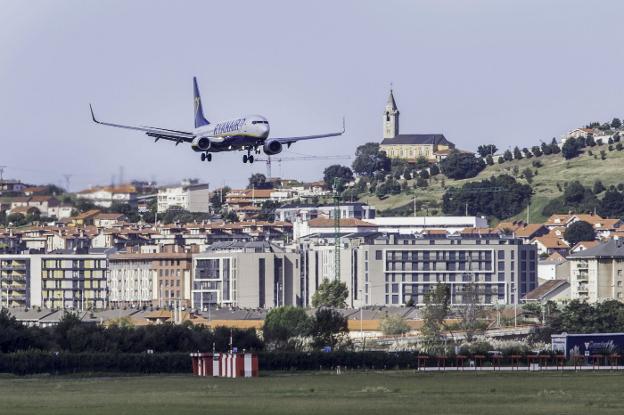 Ryanair reduce de cinco a tres las salidas semanales a Londres durante el mes de noviembre