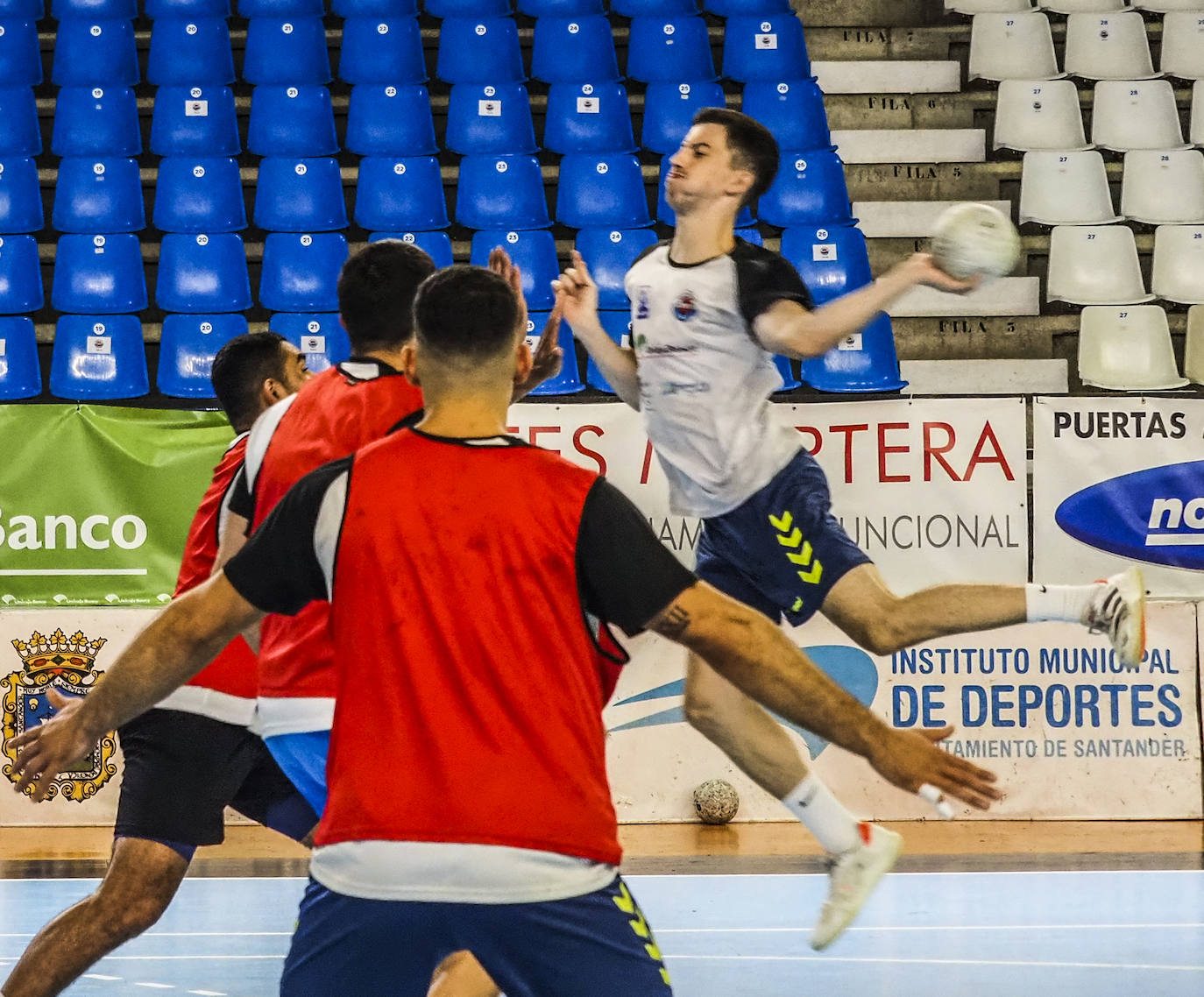 El Unicaja se prepara para recibir al Bathco en La Albericia