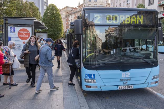 Más frecuencias, ampliación de rutas y mejoras en la web, los retos del transporte urbano