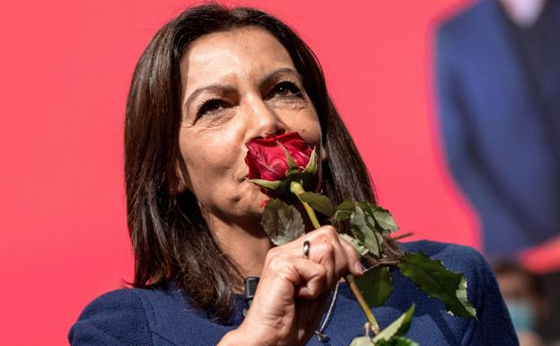 Anne Hidalgo se postula para que Francia logre una reconquista social