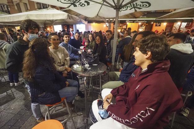 Noches de baile en las discotecas, pero ¿a distancia y con mascarilla?