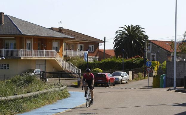 Miengo pone en marcha el primer servicio de autobús municipal para conectar sus seis pueblos
