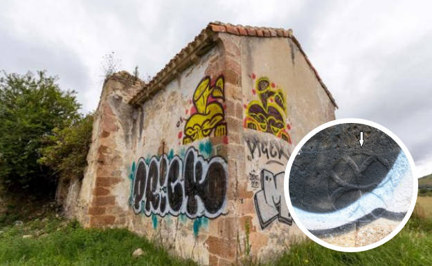 Detenido el presunto autor del grafiti en la cruz de malta del Lazareto de Abaño