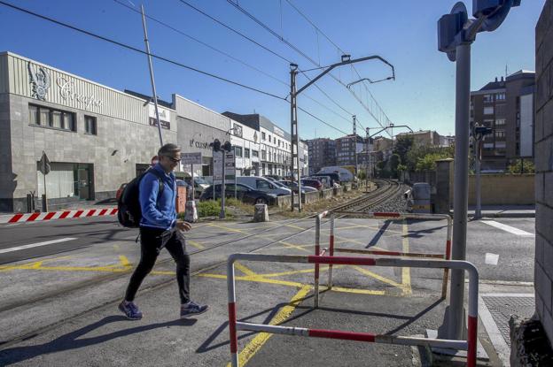 Zuloaga no aclara si Madrid rectificará e incluirá una partida para el soterramiento