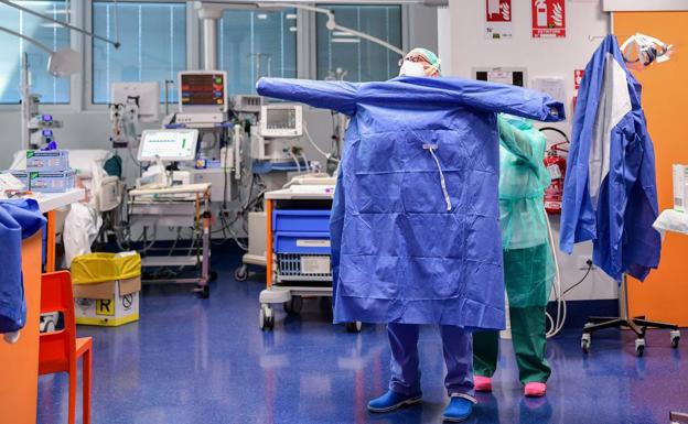 Detienen a tres empresarios, dos de ellos en Santander, por defraudar más de un millón con los EPI's del Covid