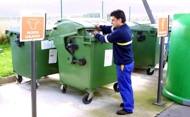 Torrelavega implantará la recogida de residuos textiles en el primer trimestre de 2022