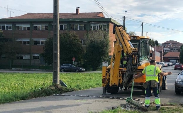 Comienza la obra de ampliación del camino Mies del Corro, en Solares, con 214.000 euros de inversión